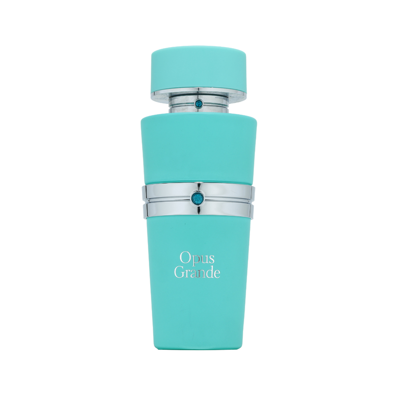 Frasco do perfume Opus Grande French Avenue 100ml EDP Unissex, família amadeirado e âmbar.
