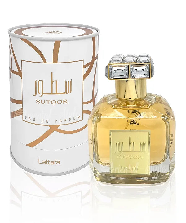 Frasco do perfume Sutoor Lattafa EDP 100ml feminino, família floral e doce/gourmand.