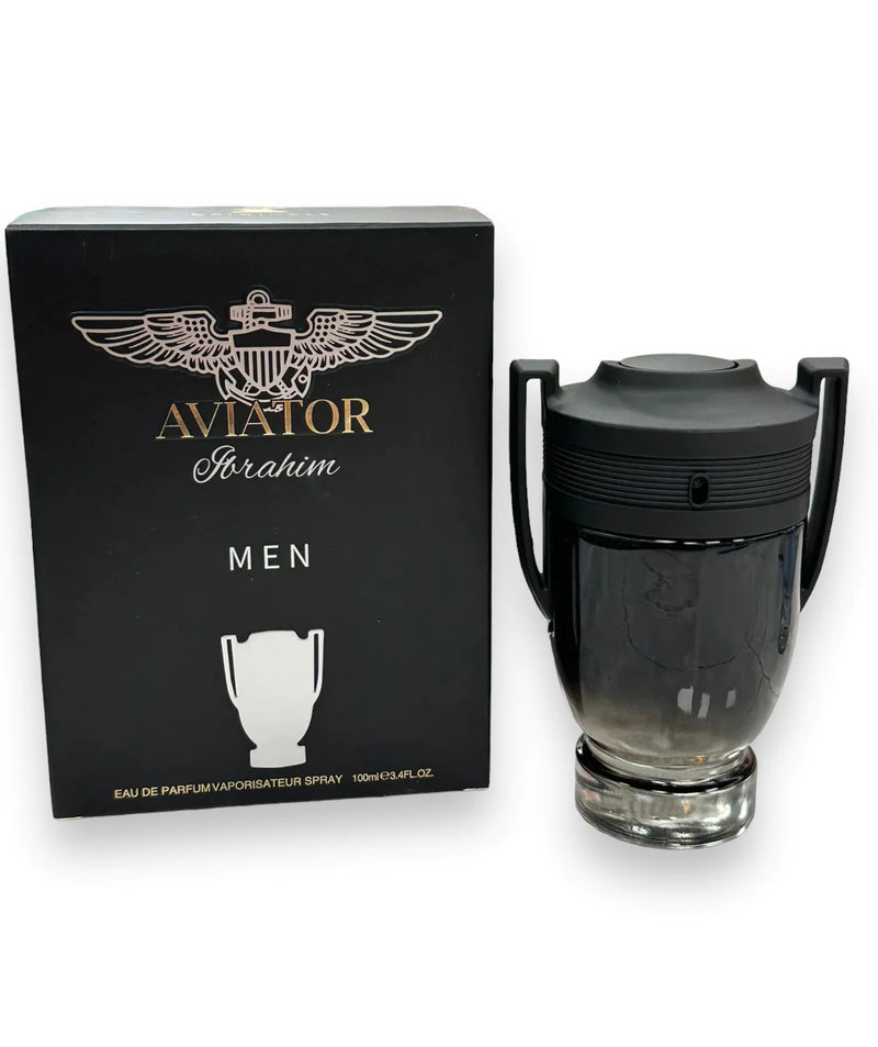 Frasco do perfume Aviator Maison Al Hambra EDP 100ml Masculino, família amadeirado e âmbar.